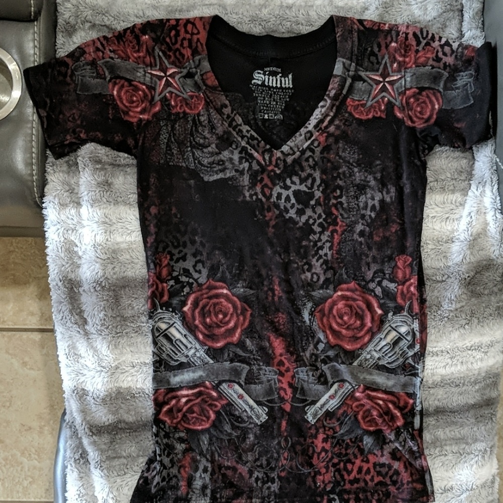 Sinful Guns & Roses t-shirt